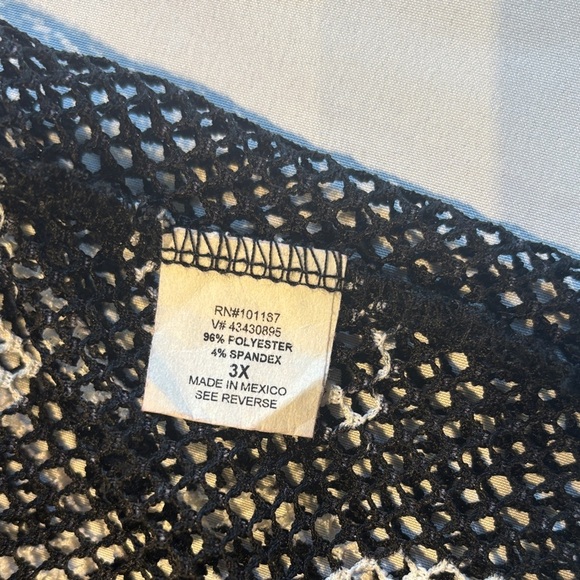 Kim & Cami Black and White Mesh Overlay - Picture 5 of 6